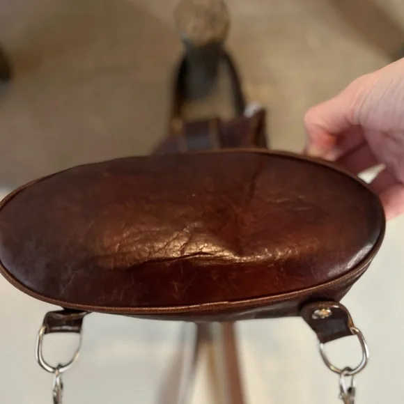 Convertible leather backpack - Picture 5 of 16